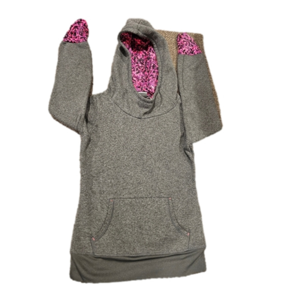 6/$20 Champion Hooded Pink And Gray With Camo Accents Sweatshirt 10-12